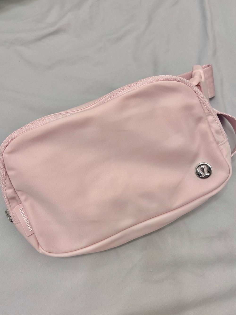 lululemon Everywhere belt bag
